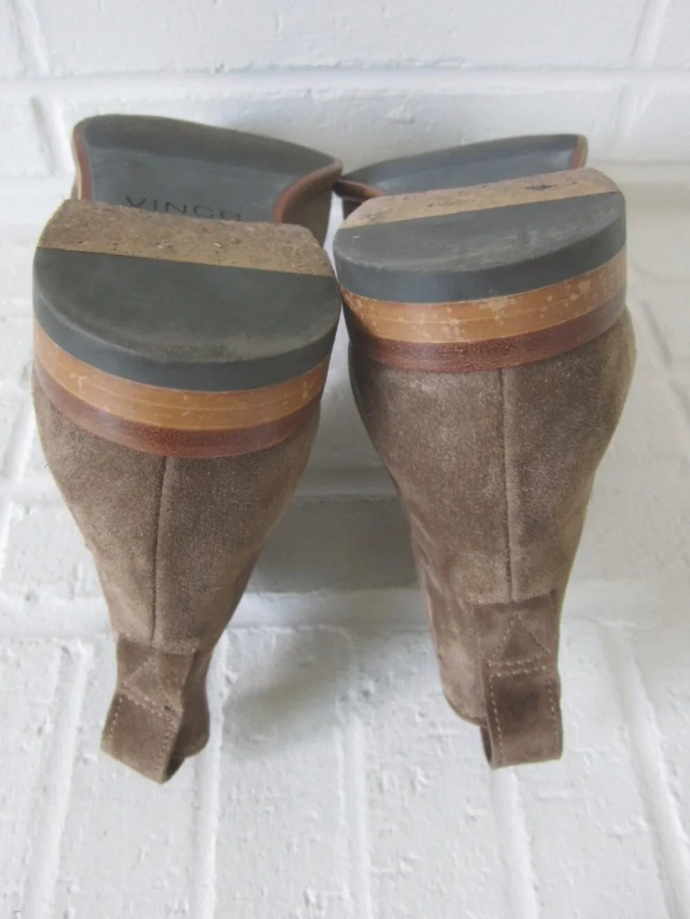 VINCE Suede Chelsea Boots Men’s 8 M EU 41